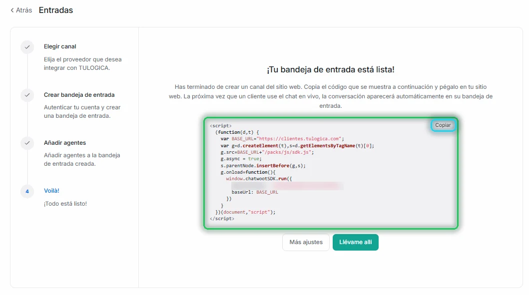 Pantalla final con el código del widget en verde y el botón Copiar en cian