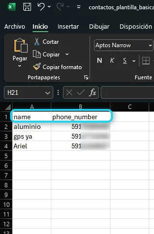 Plantilla abierta en Excel con las columnas name y phone_number señaladas y tres contactos de ejemplo